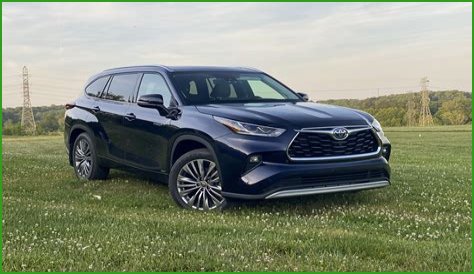 2021 Toyota Highlander Hybrid Review: An Actually Fuel Efficient Midsize SUV