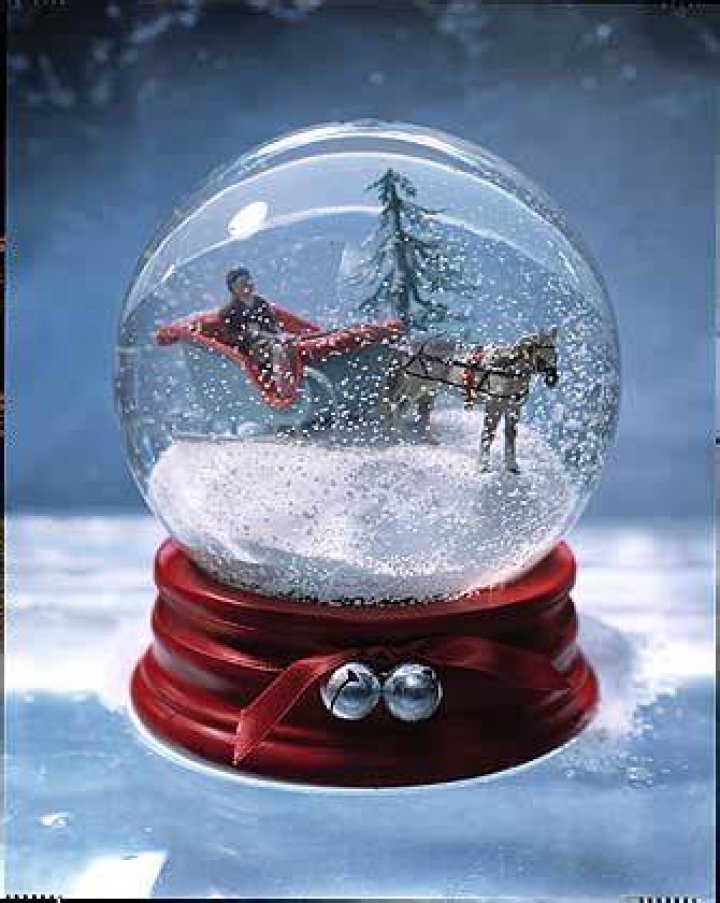 Can snow globes be repaired?