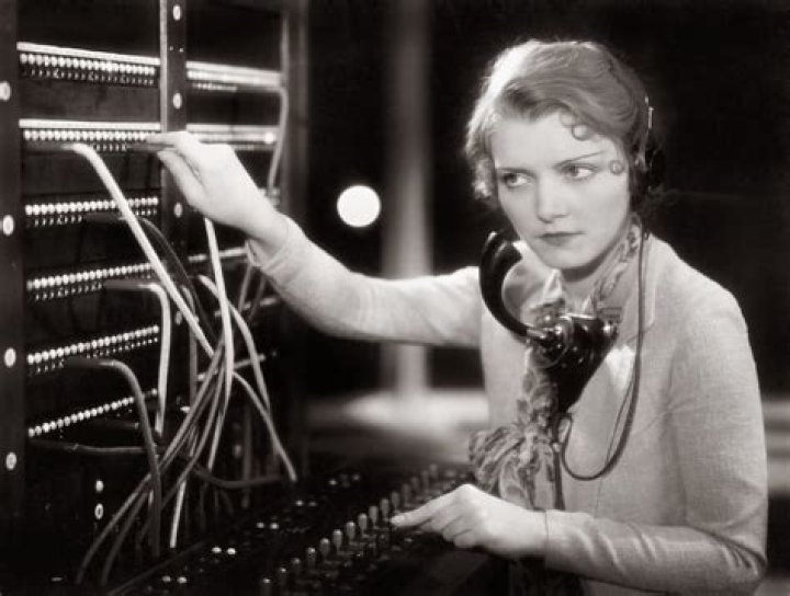 Do switchboard operators still exist?